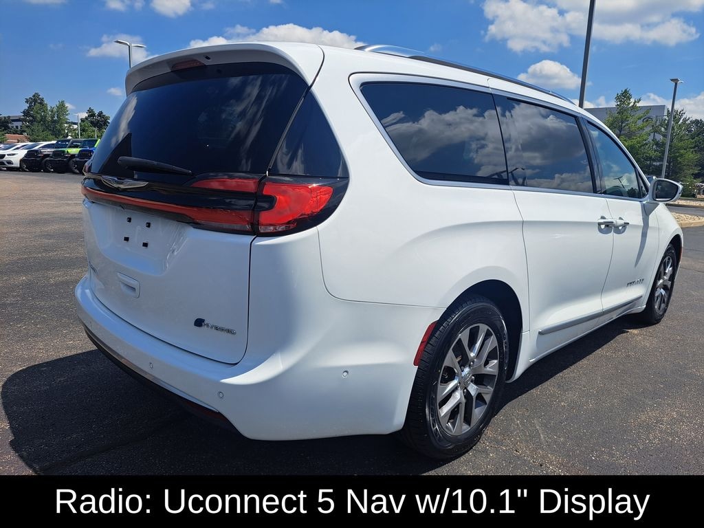 Certified 2022 Chrysler Pacifica Hybrid Pinnacle Van Passenger Van