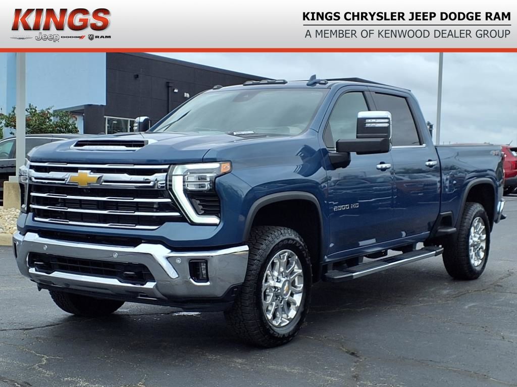 2025 Chevrolet Silverado 2500HD LTZ photo 2