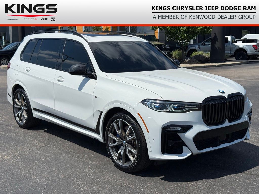2022 BMW X7 M50i's photo