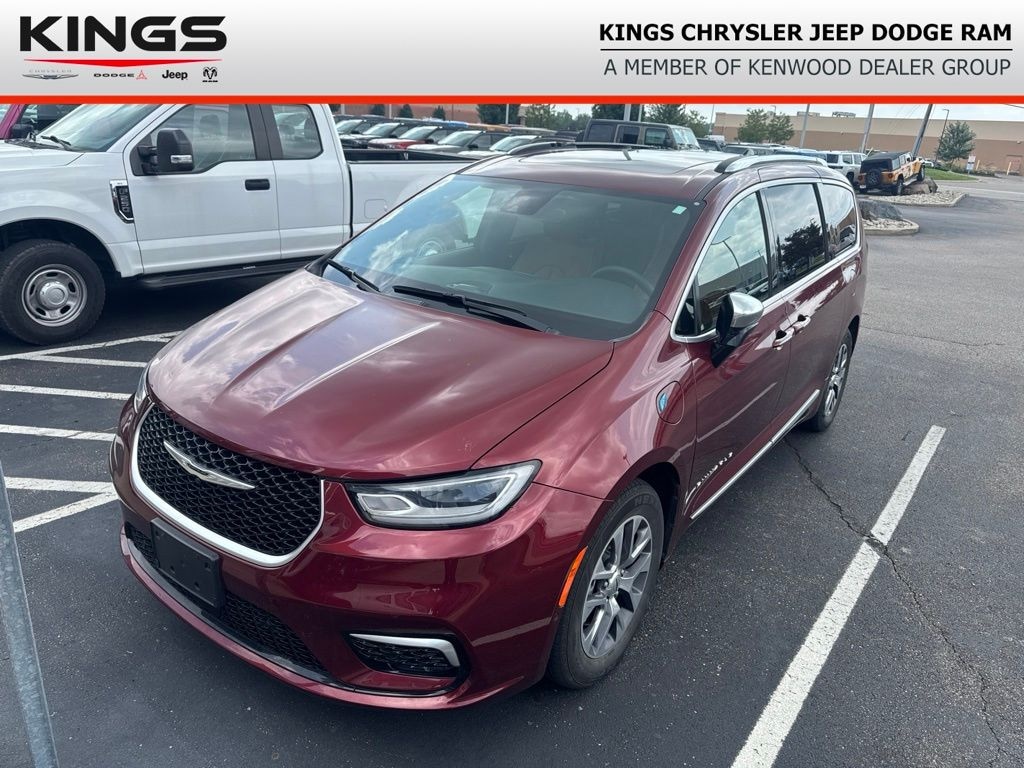 Used 2023 Chrysler Pacifica Plug-In Hybrid Pinnacle Van Passenger Van