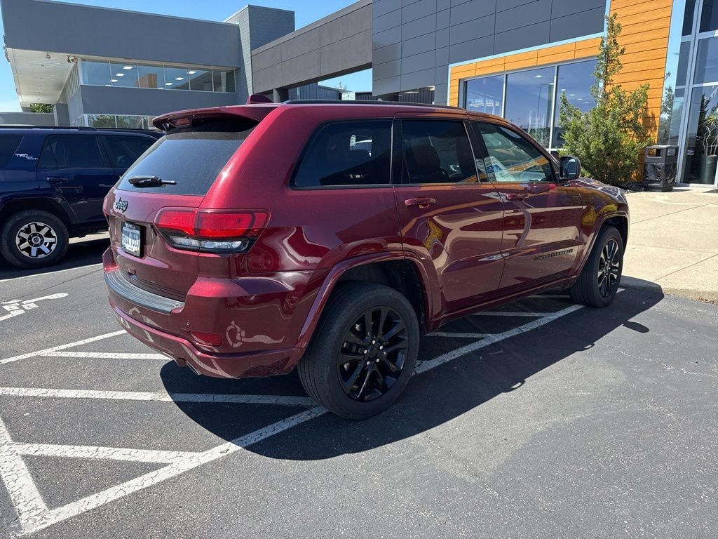 Used 2021 Jeep Grand Cherokee Laredo SUV