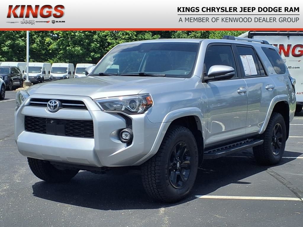 2022 Toyota 4Runner SR5 Premium photo 2