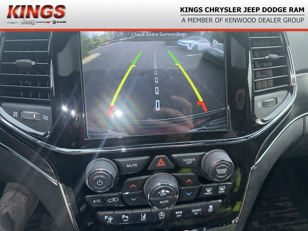 2021 Jeep Grand Cherokee Limited photo 3