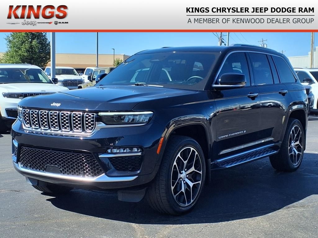 2022 Jeep Cherokee Summit 4xe photo 2