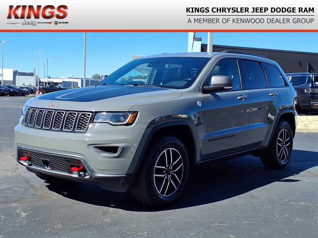 2021 Jeep Grand Cherokee Trailhawk photo 2