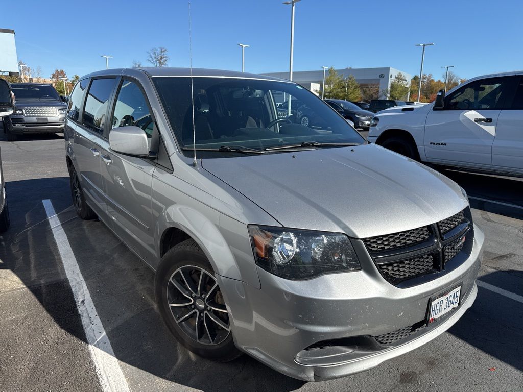 2017 Dodge Grand Caravan SE photo 2