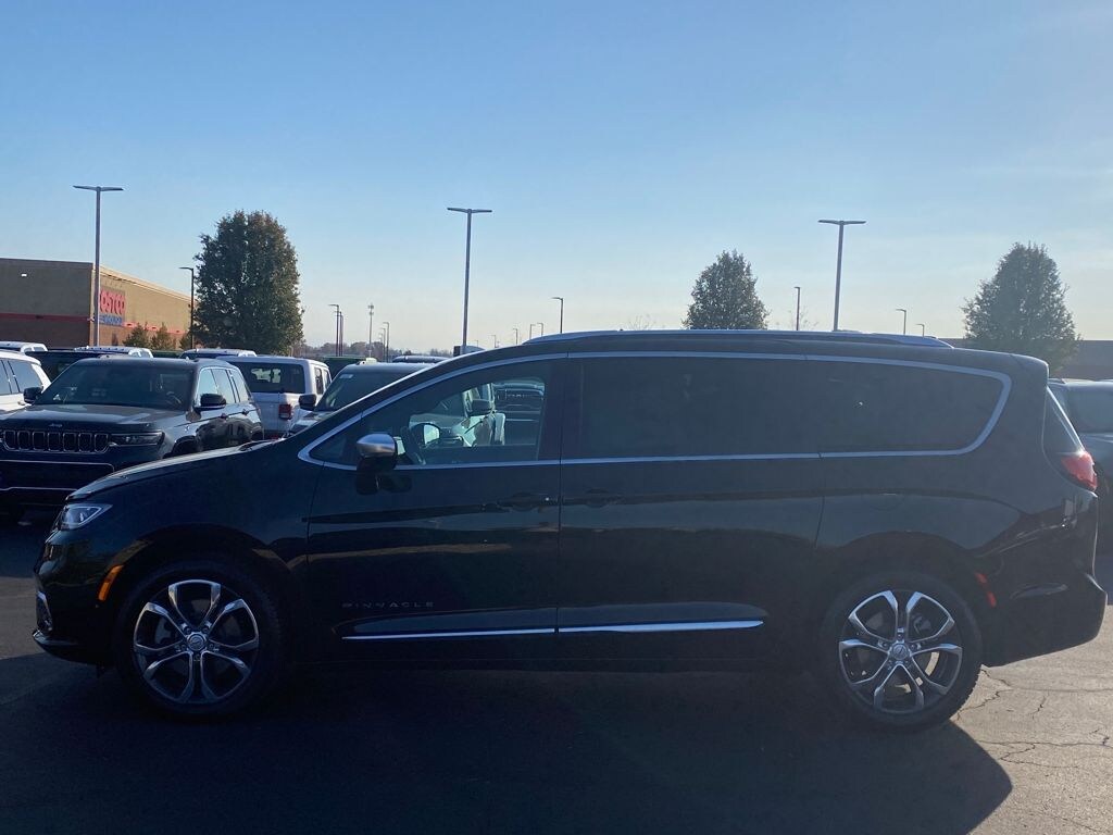 New 2026 Chrysler Pacifica Pinnacle Passenger Van