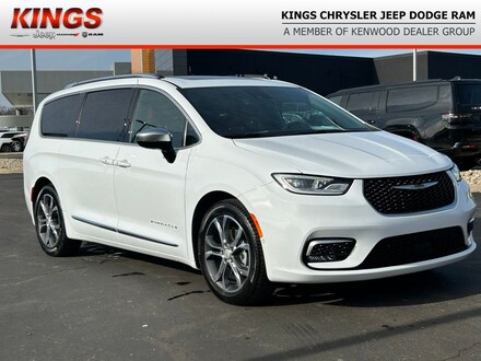 Featured 2026 Chrysler Pacifica Pinnacle Passenger Van for sale in Cincinnati, OH