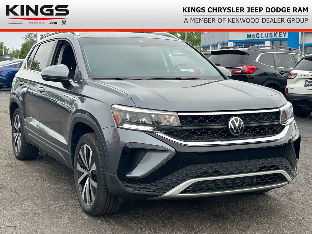 2023 Volkswagen Taos 1.5T SE 4Motion's photo