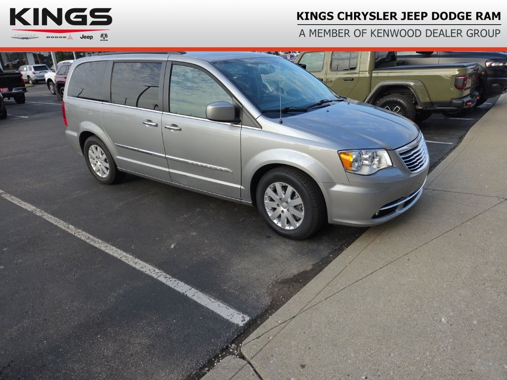 2015 Chrysler Town & Country Touring