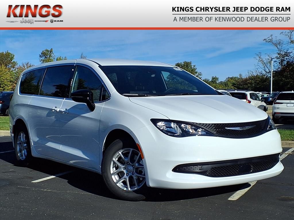 2026 Chrysler Voyager LX's photo