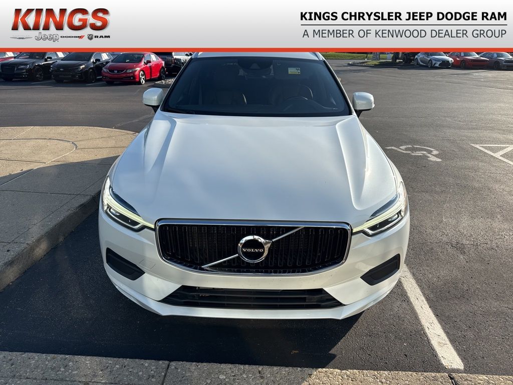 2021 Volvo XC60 T5 Momentum photo 2