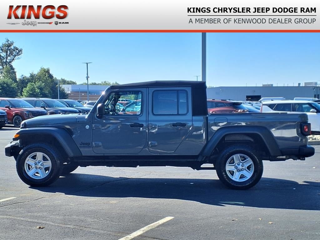 2020 Jeep Gladiator Sport photo 3
