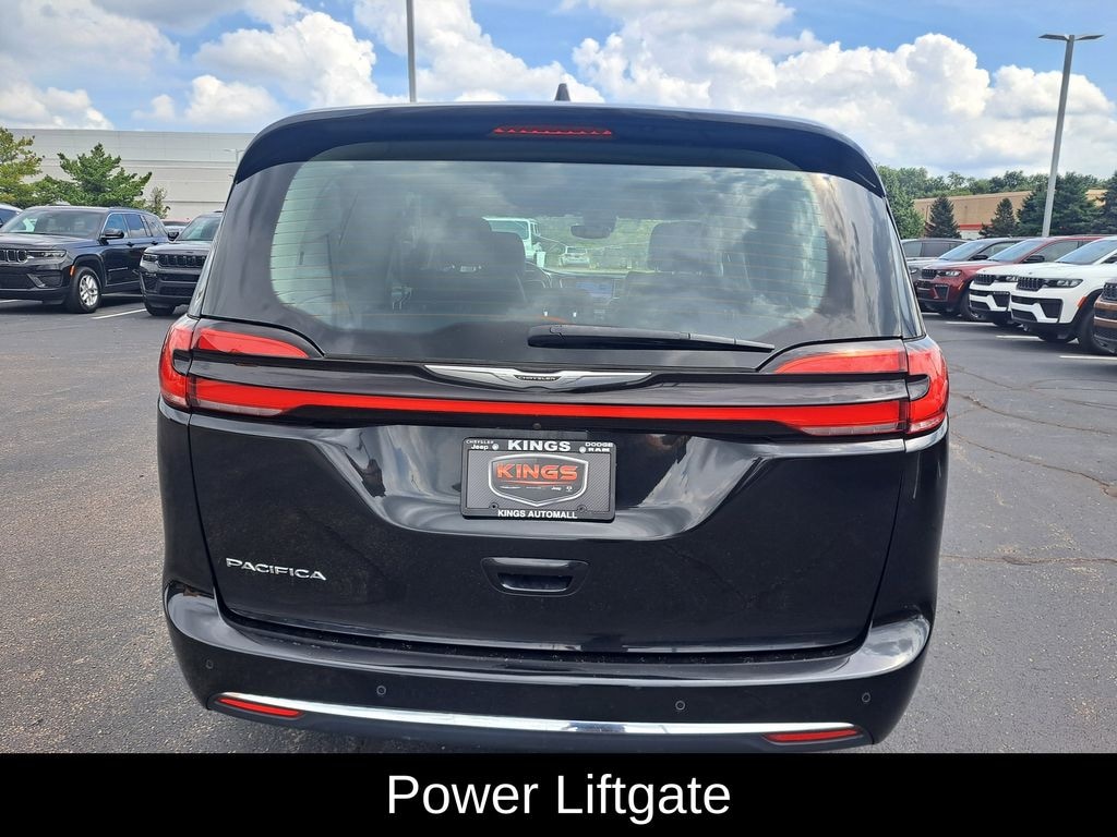 Used 2021 Chrysler Pacifica Touring L Van Passenger Van