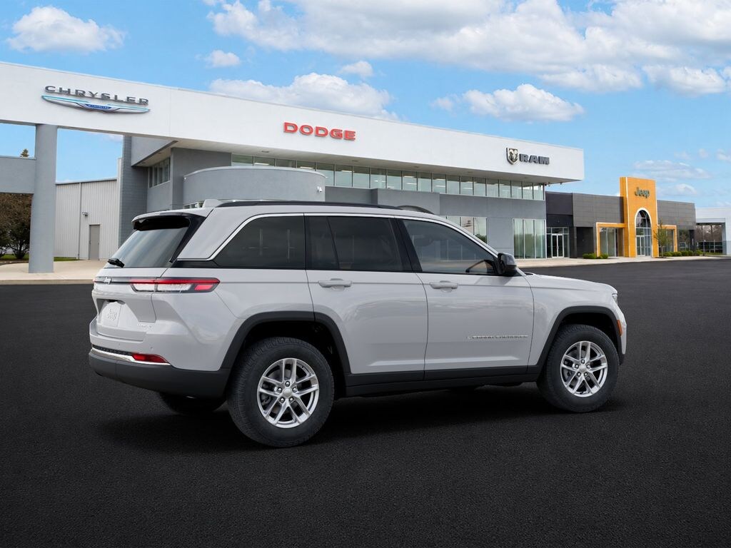New 2026 Jeep Grand Cherokee Laredo X Sport Utility