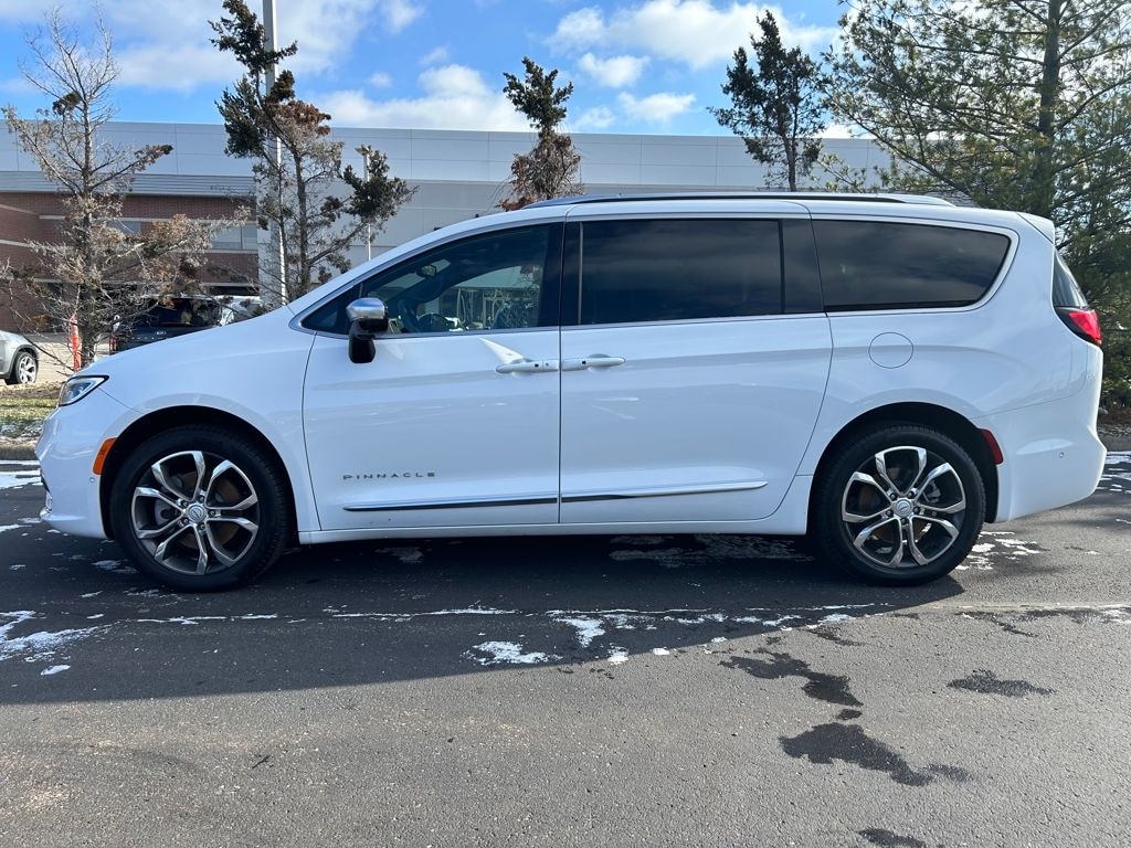 New 2025 Chrysler Pacifica Pinnacle Passenger Van