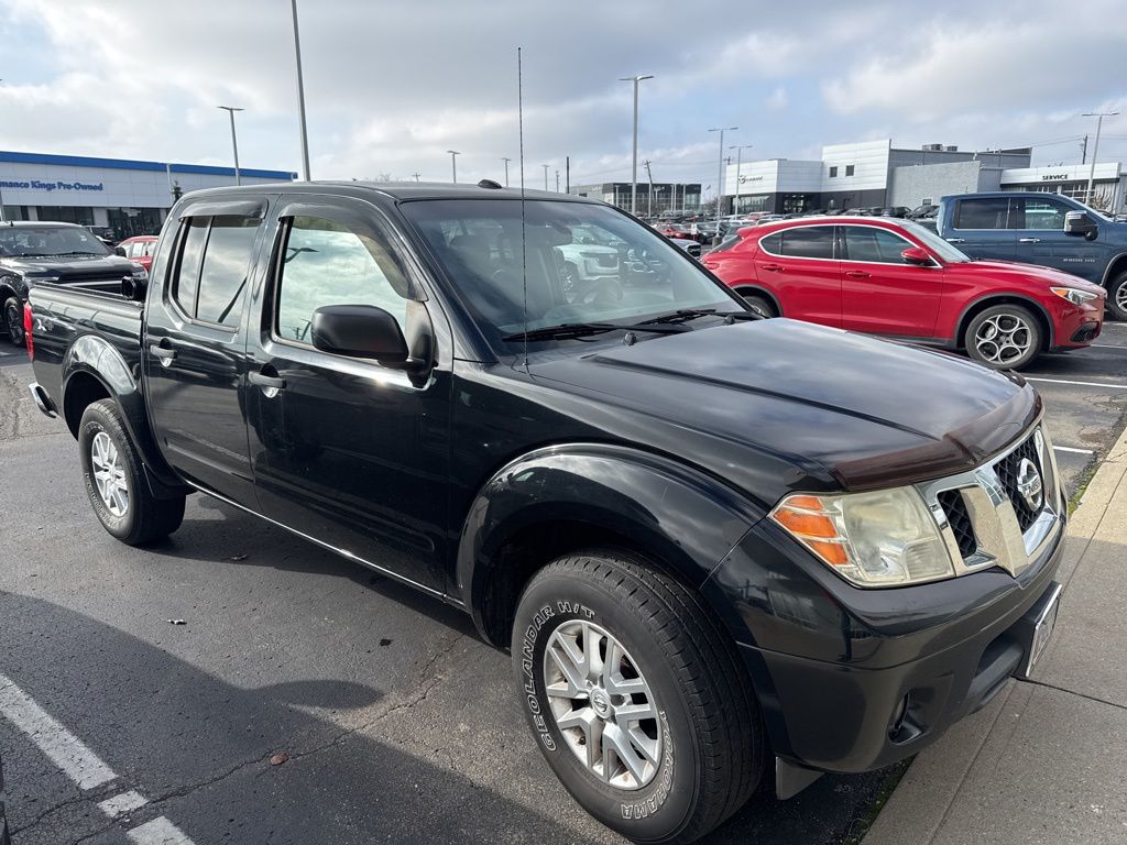 2015 Nissan Frontier SV photo 2