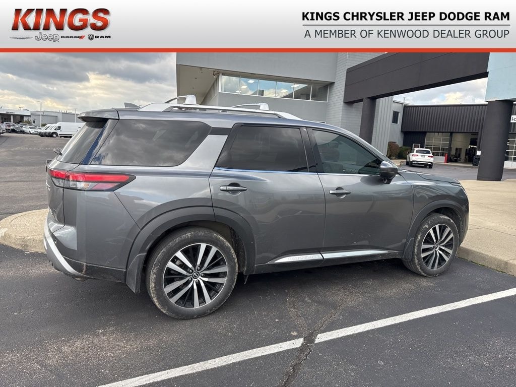Used 2024 Nissan Pathfinder Platinum SUV