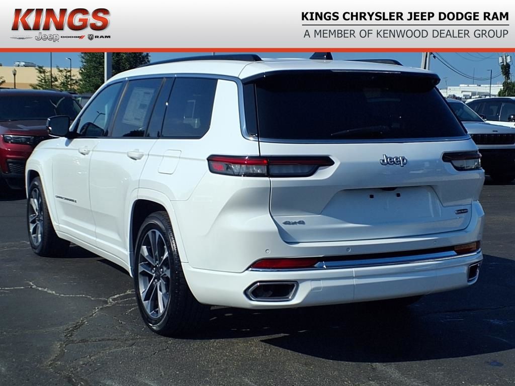 2025 Jeep Grand Cherokee Overland photo 4