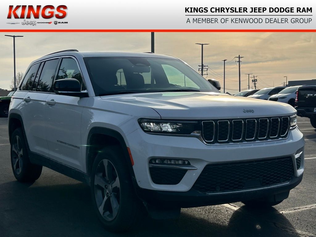 2025 Jeep Grand Cherokee Altitude's photo