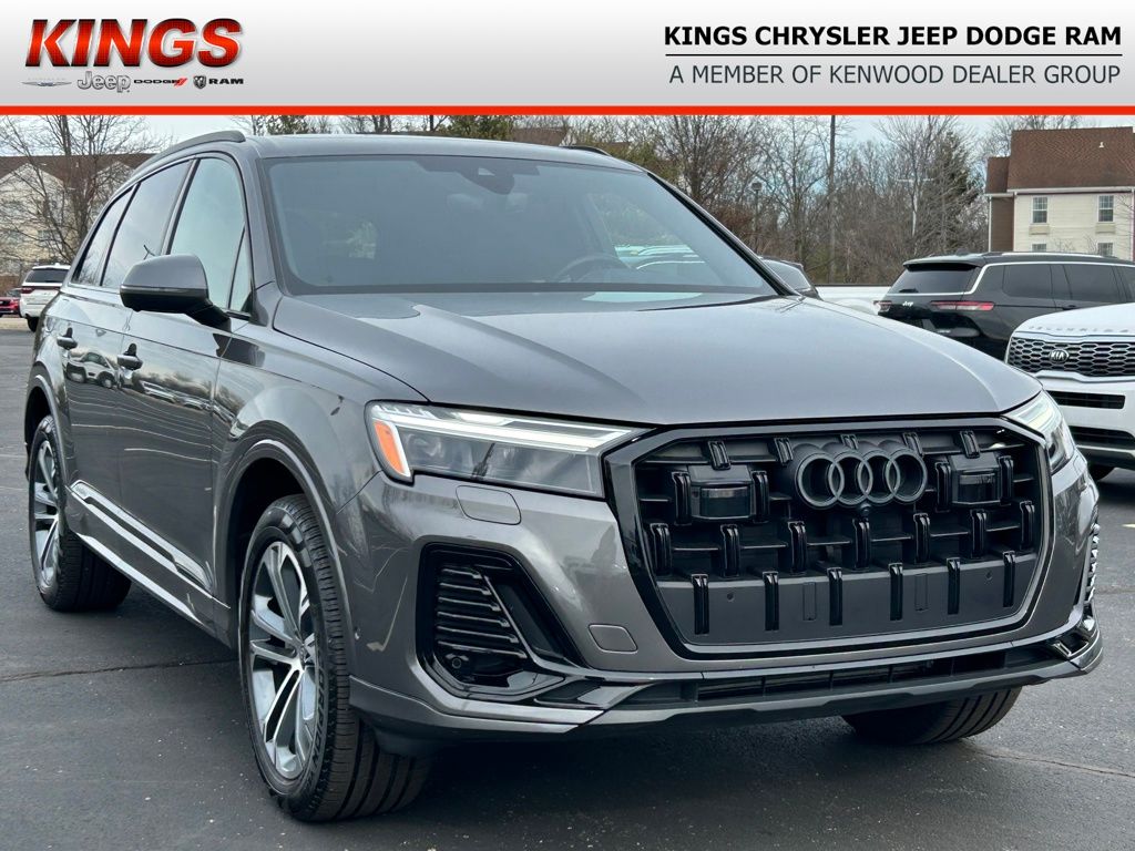 2025 Audi Q7 55 Premium Plus's photo
