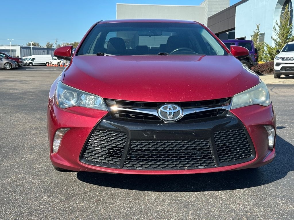 Used 2015 Toyota Camry SE Sedan