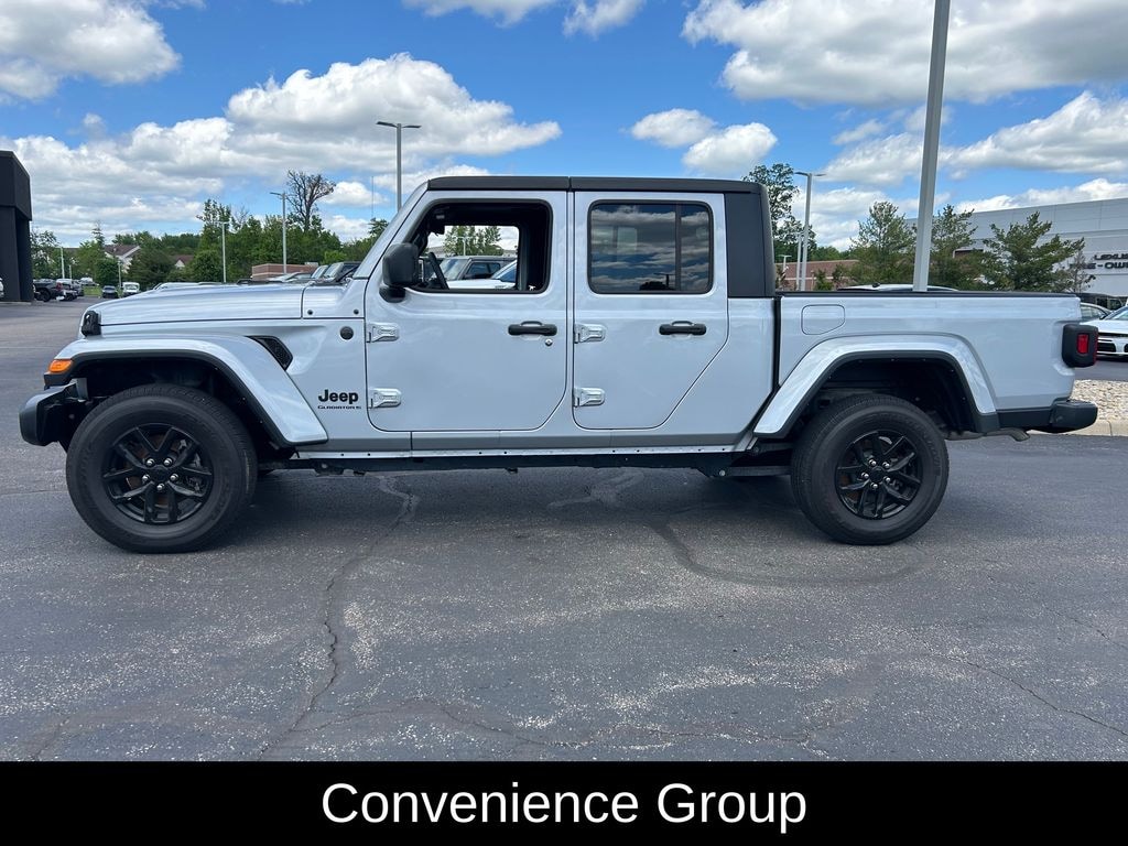 Used 2023 Jeep Gladiator Sport Truck Crew Cab