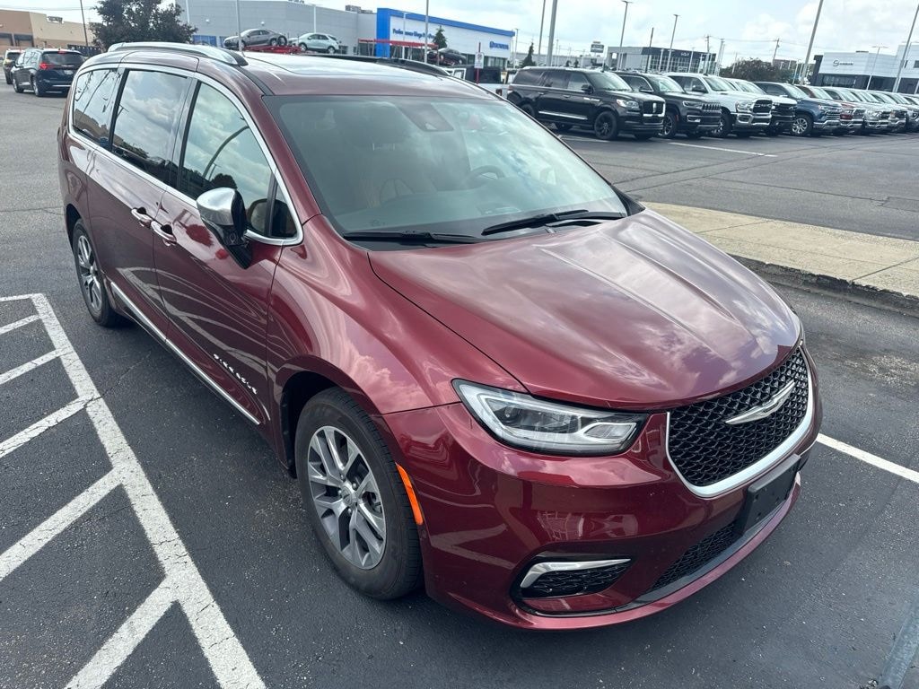 Used 2023 Chrysler Pacifica Plug-In Hybrid Pinnacle Van Passenger Van