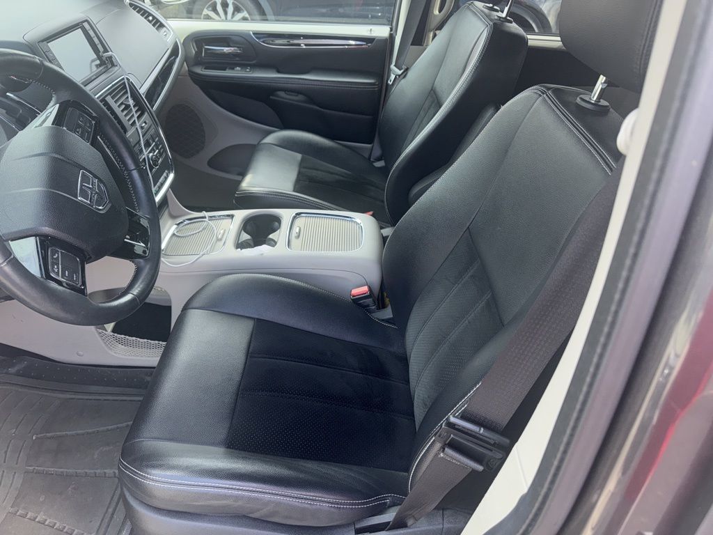 2017 Dodge Grand Caravan SXT photo 4