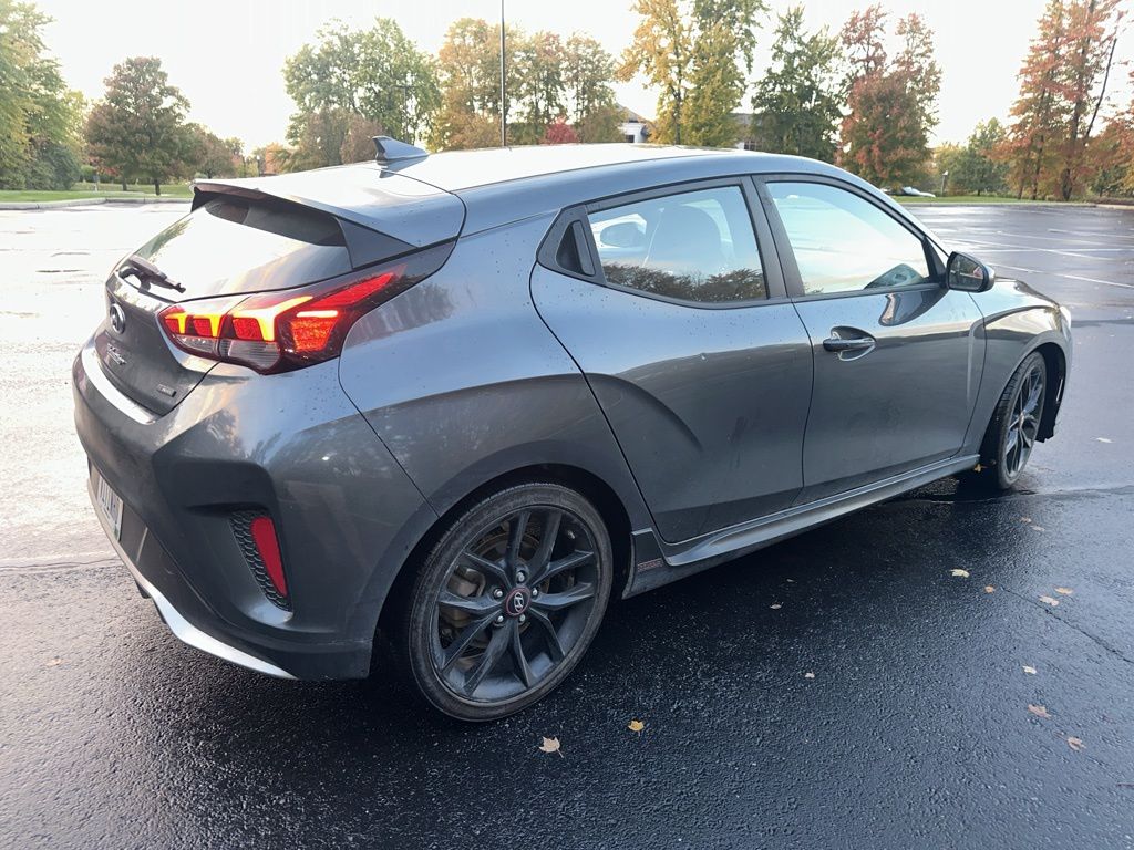 2019 Hyundai Veloster Turbo R-Spec photo 2
