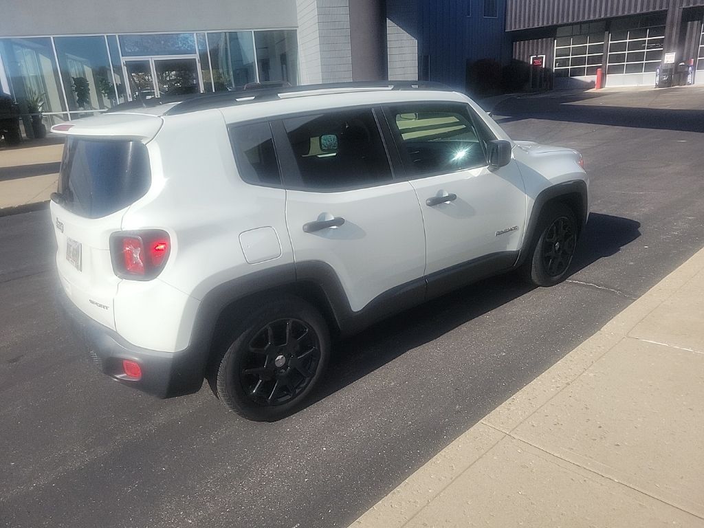 2020 Jeep Renegade Sport photo 3