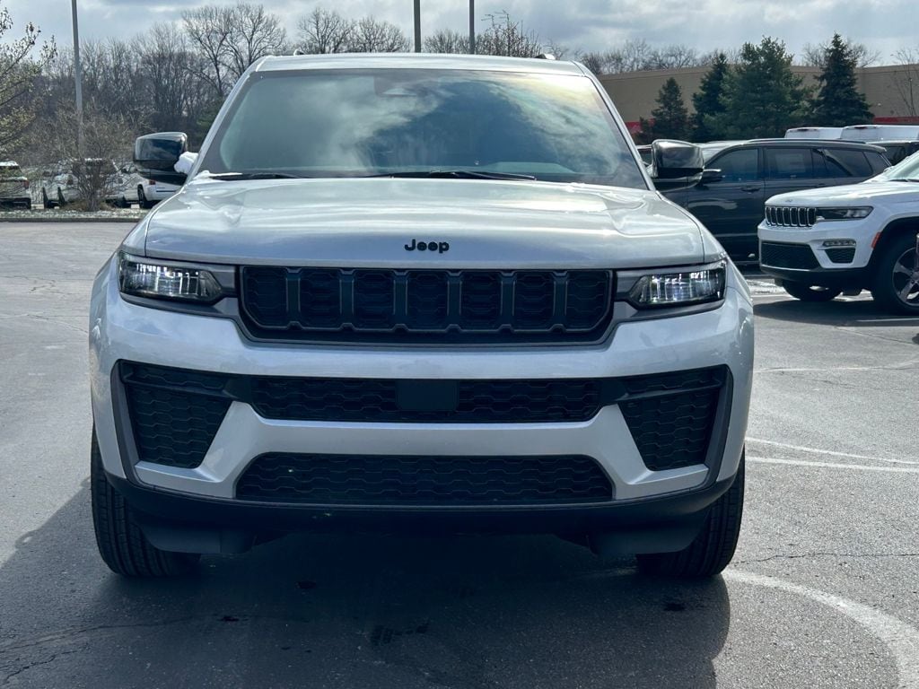 New 2026 Jeep Grand Cherokee Laredo Sport Utility