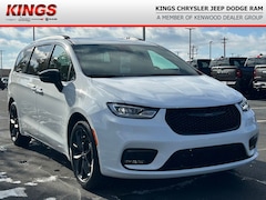 2026 Chrysler Pacifica Select Passenger Van