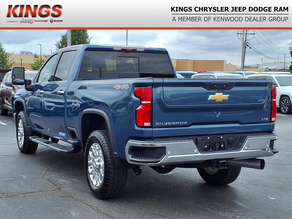 2025 Chevrolet Silverado 2500HD LTZ photo 4