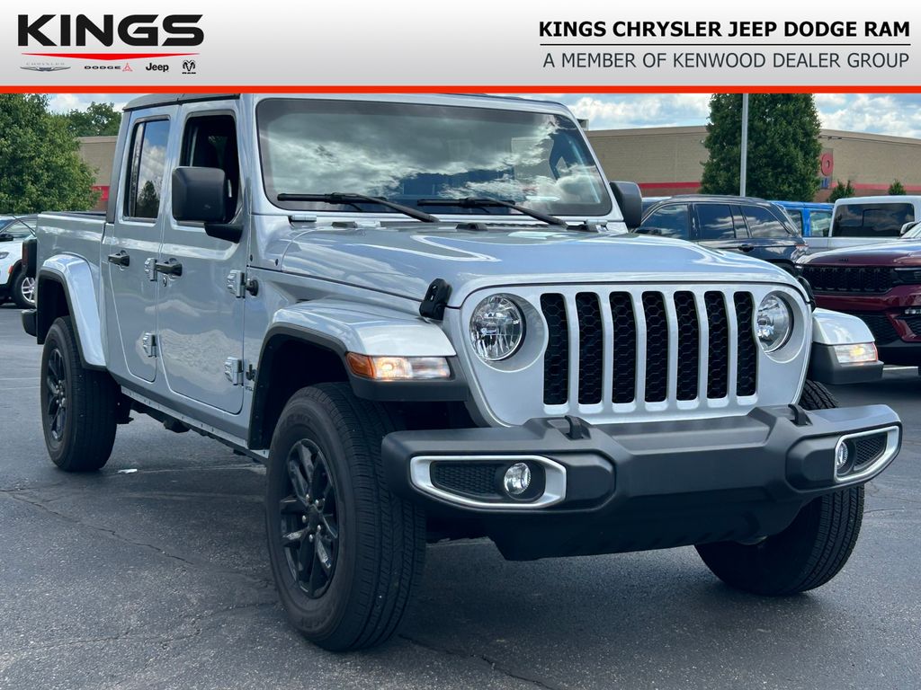2023 Jeep Gladiator Sport S's photo