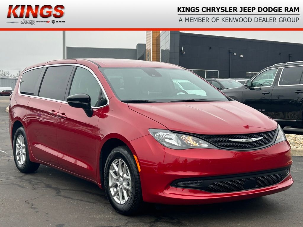 2026 Chrysler Voyager LX's photo