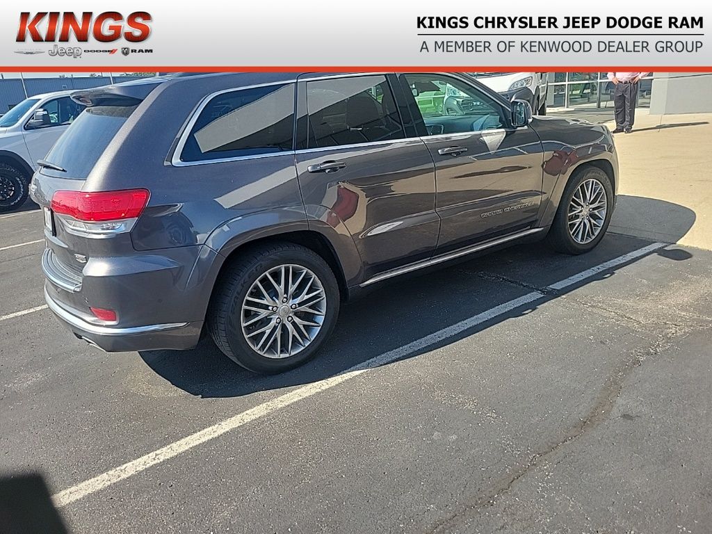 2017 Jeep Grand Cherokee Summit photo 4