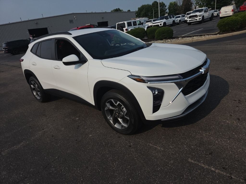Used 2025 Chevrolet Trax LT SUV