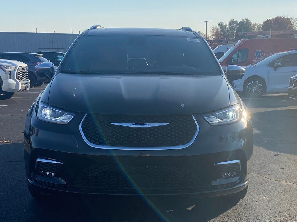 New 2026 Chrysler Pacifica Pinnacle Passenger Van