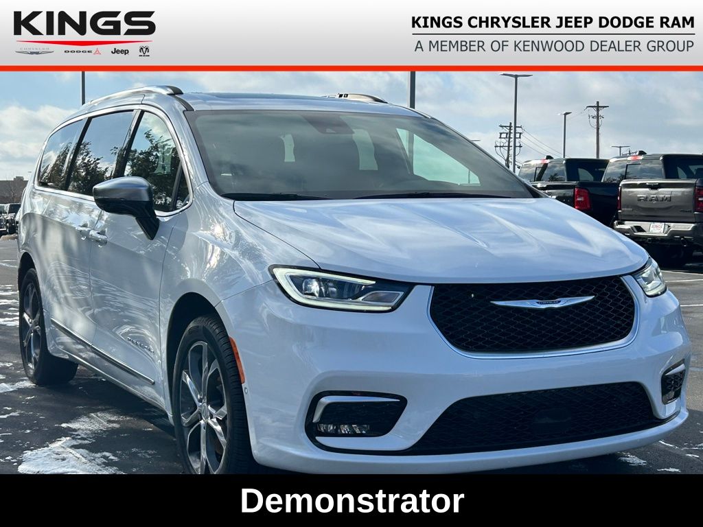 2025 Chrysler Pacifica Pinnacle