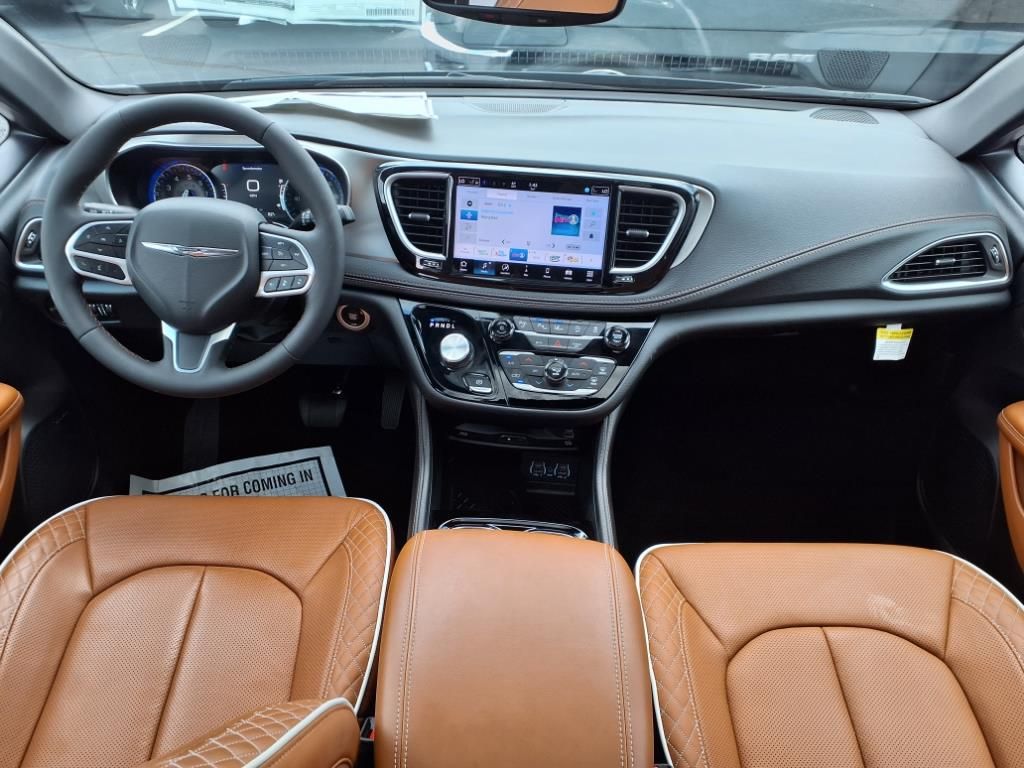 2025 Chrysler Pacifica Pinnacle - Photo 9