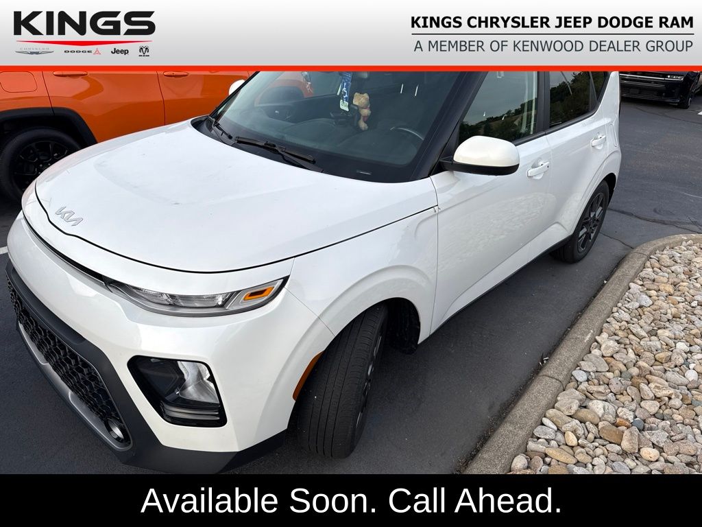 2022 Kia Soul EX FWD photo