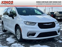 2026 Chrysler Pacifica Select Passenger Van