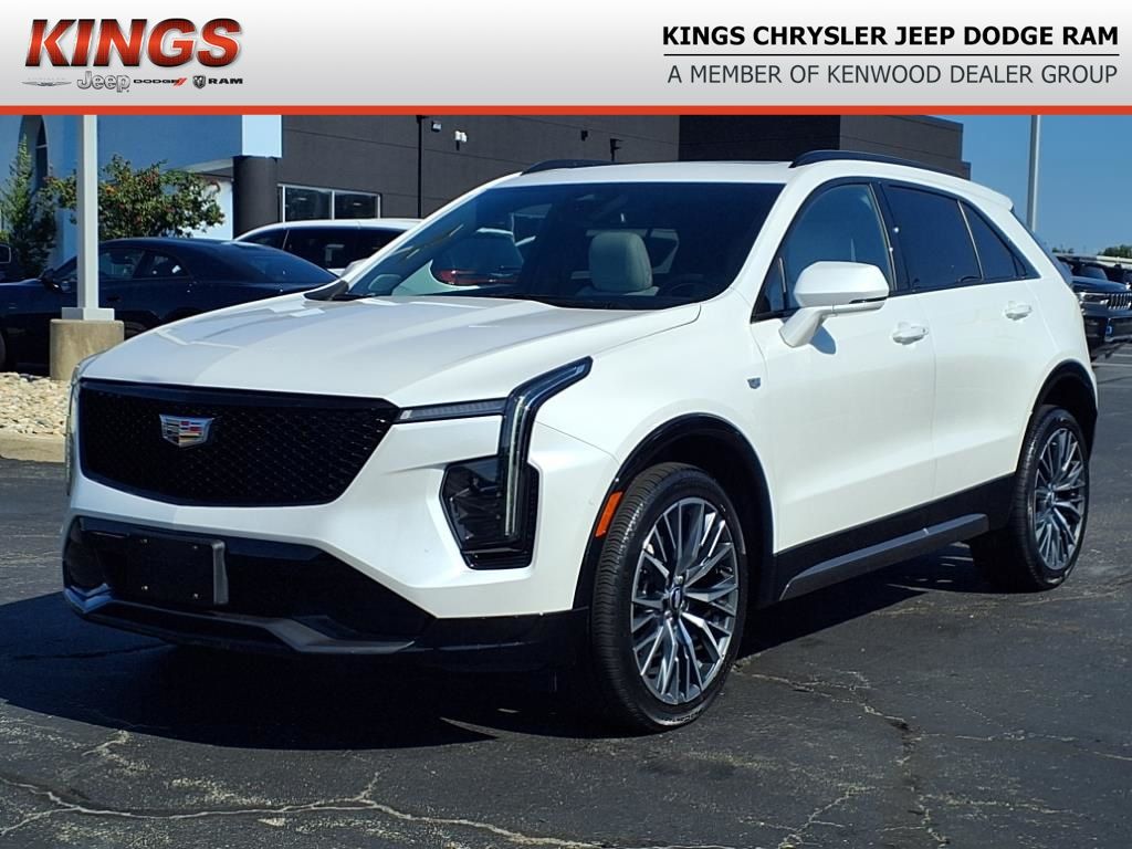 2024 Cadillac XT4 Sport photo 2
