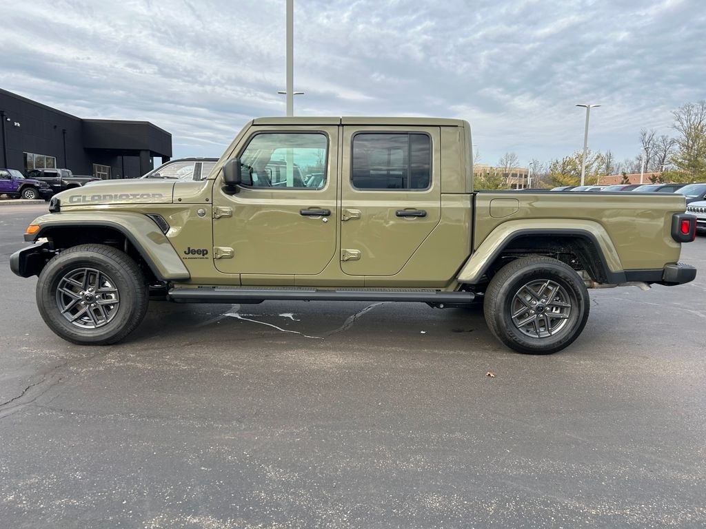 New 2026 Jeep Gladiator Sport S Pickup