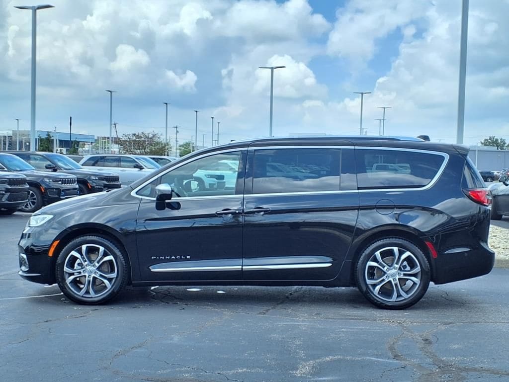 New 2025 Chrysler Pacifica Pinnacle Passenger Van