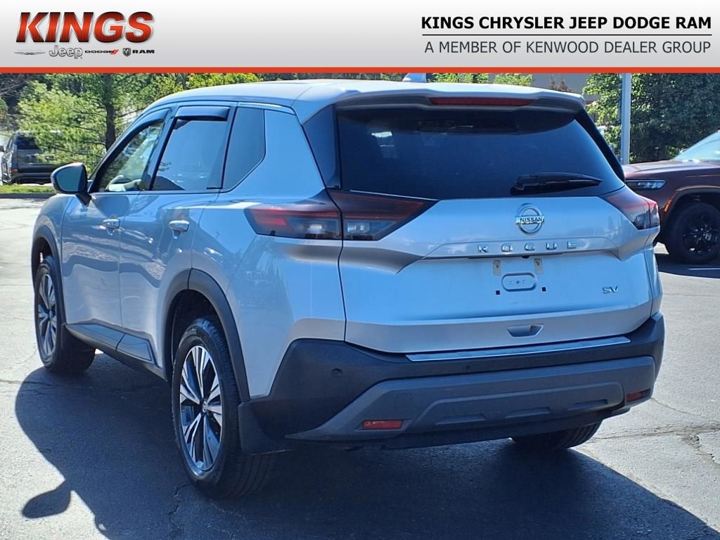 2021 Nissan Rogue SV photo 3
