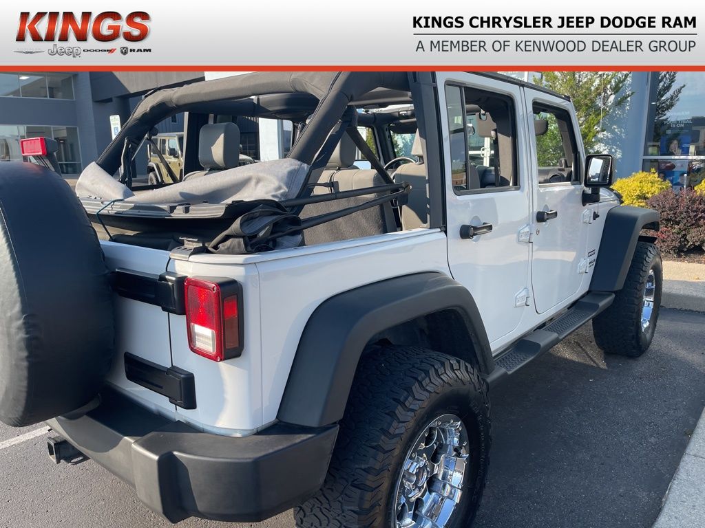 2010 Jeep Wrangler Unlimited Sport photo 3
