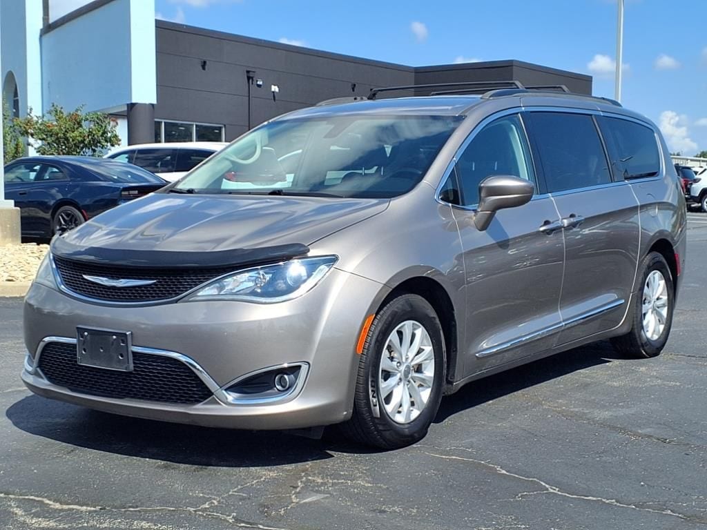 Used 2017 Chrysler Pacifica Touring-L Van