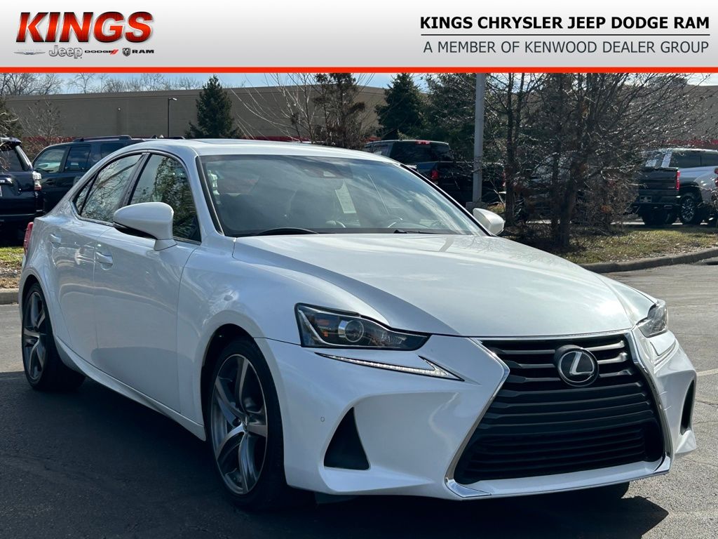 2017 Lexus IS Base's photo